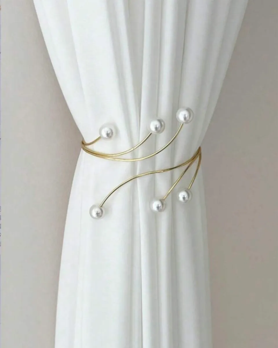 Pearl Curtain Buckle