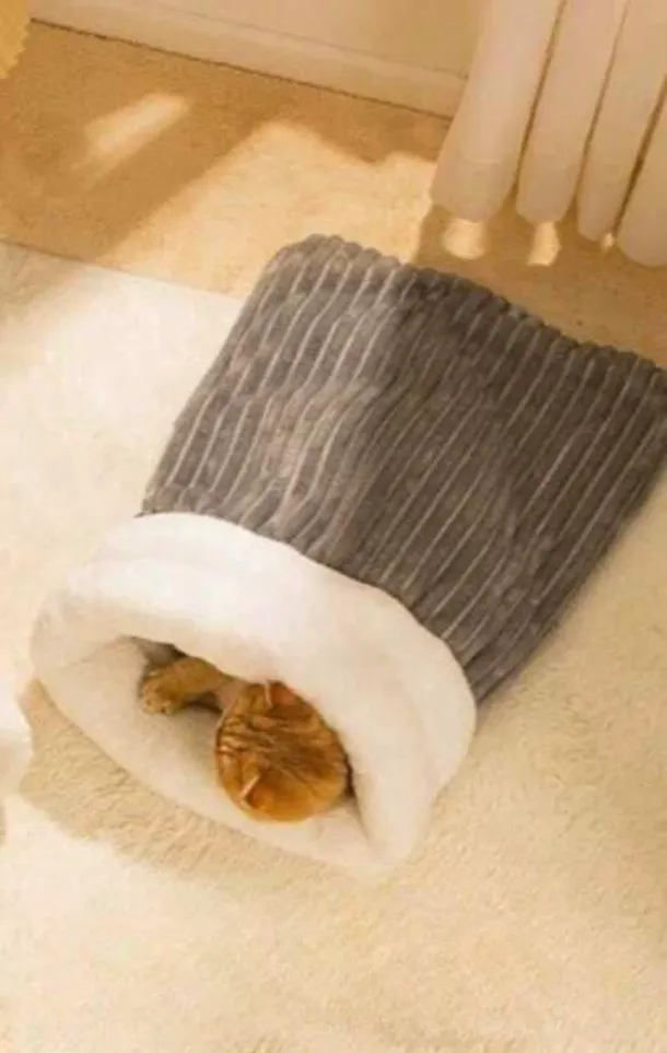 Cozy Sleeping Bag for Pets