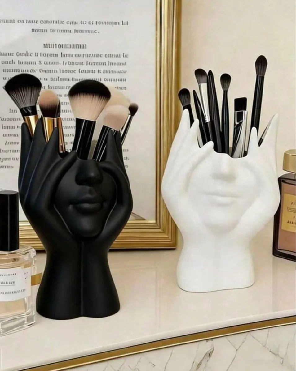 Human face Makeup Holder